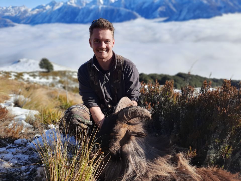 3 Day Tahr Hunt Hunter and Partner